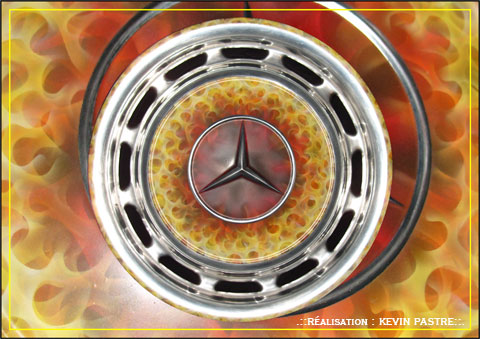 .::MERCO-FROM-HELL - mai 2009 - aérographe peinture custom - test true fire - sur enjoliveur Mercedes::.